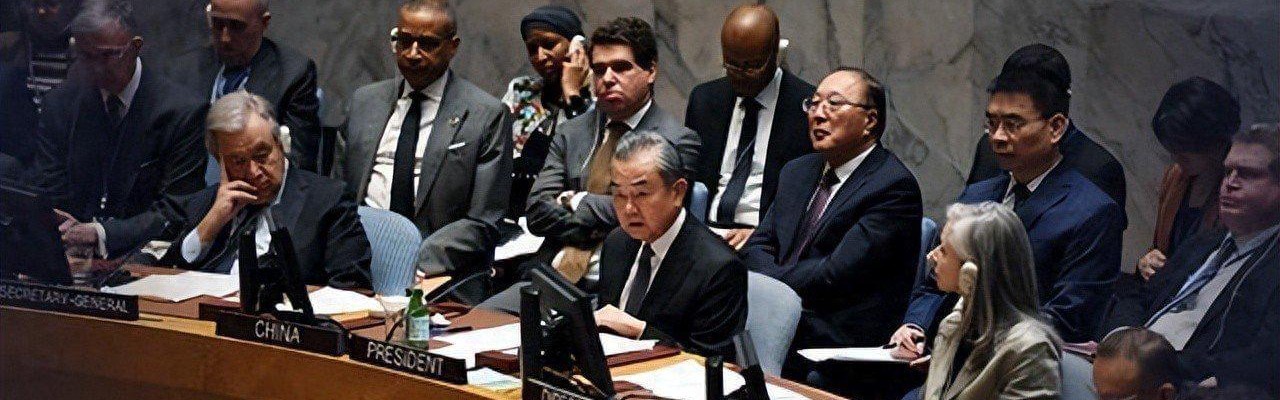 世界杯比赛安排-“外交男神”王毅年轻旧照，与妻子罕见同框，岳父曾是周总理秘书