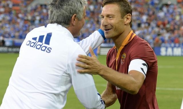 世界杯淘汰赛时间-托蒂捍卫穆帅：名帅需好兵 红狼争冠要有冠军球员